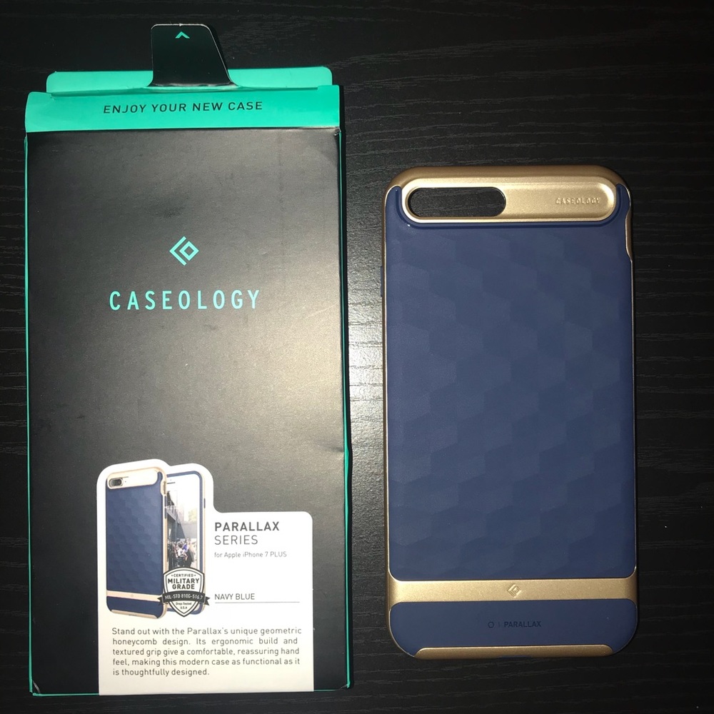 Navy/gold caseology iPhone 7 Plus case